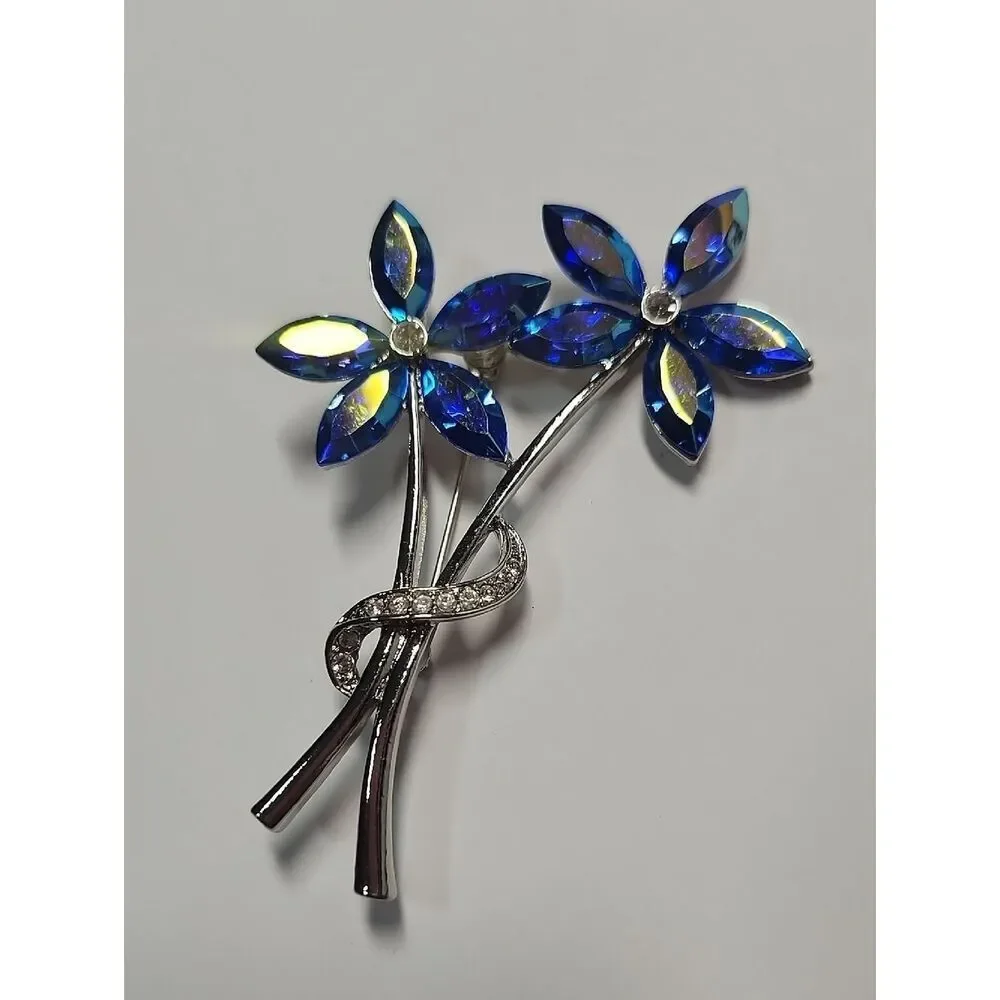 Vintage Avon Fashion Blue Rhinestone Flower Pin Brooch